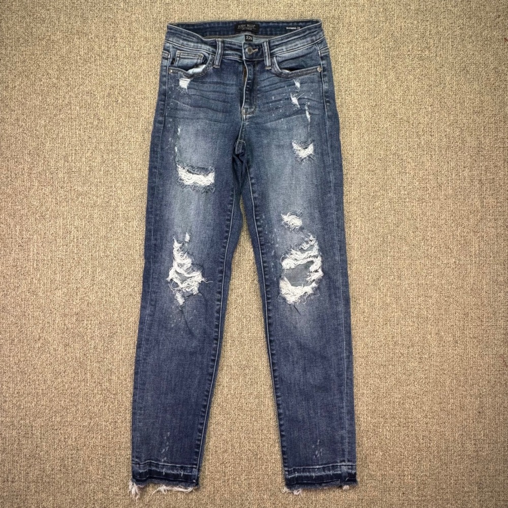 Judy Blue Boyfriend Fit Distressed Raw Hem Jeans Medium Wash‎ Size 3/26